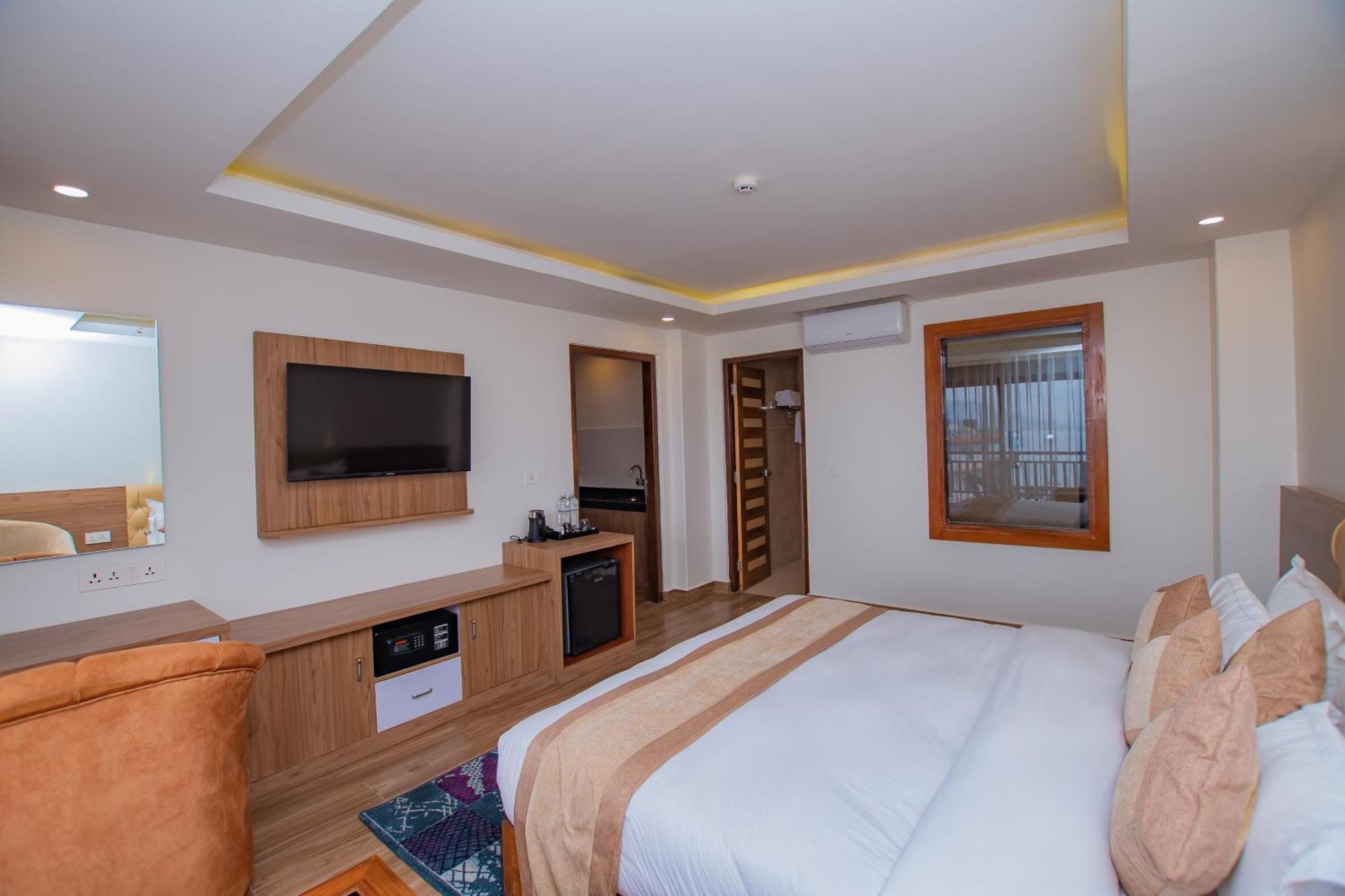 Hotel Pokhara Village & Spa Esterno foto