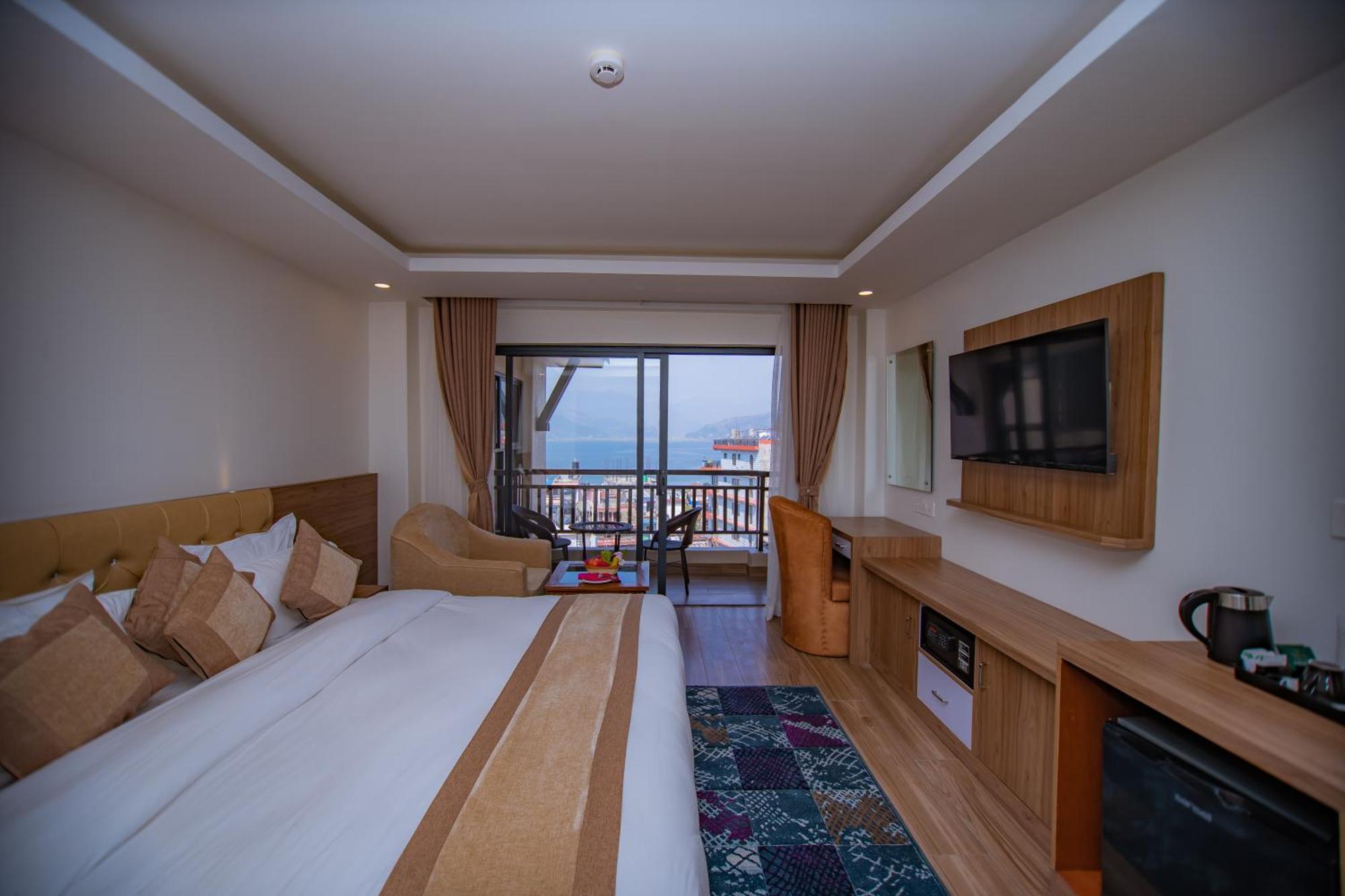 Hotel Pokhara Village & Spa Esterno foto
