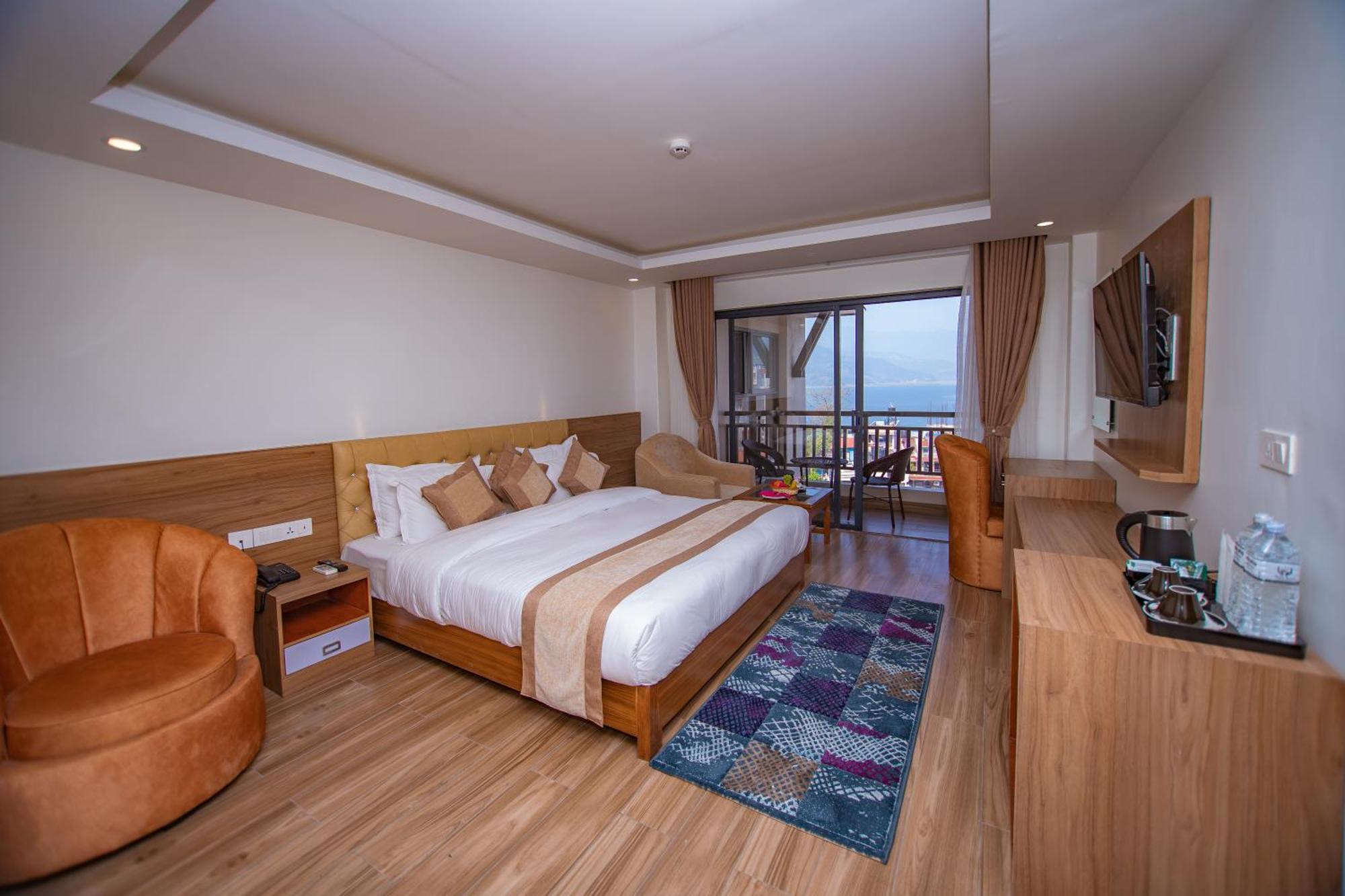 Hotel Pokhara Village & Spa Esterno foto