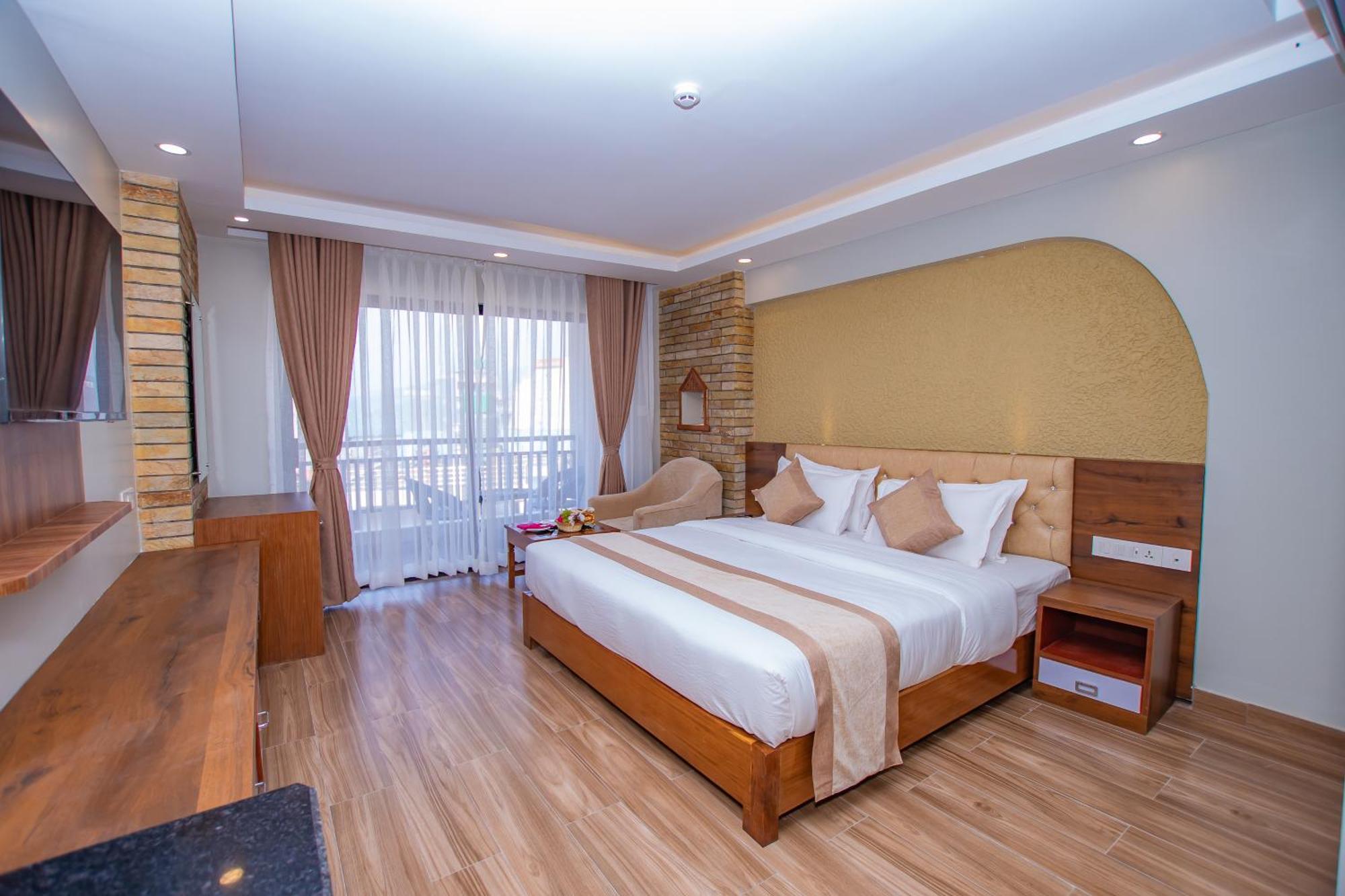 Hotel Pokhara Village & Spa Esterno foto