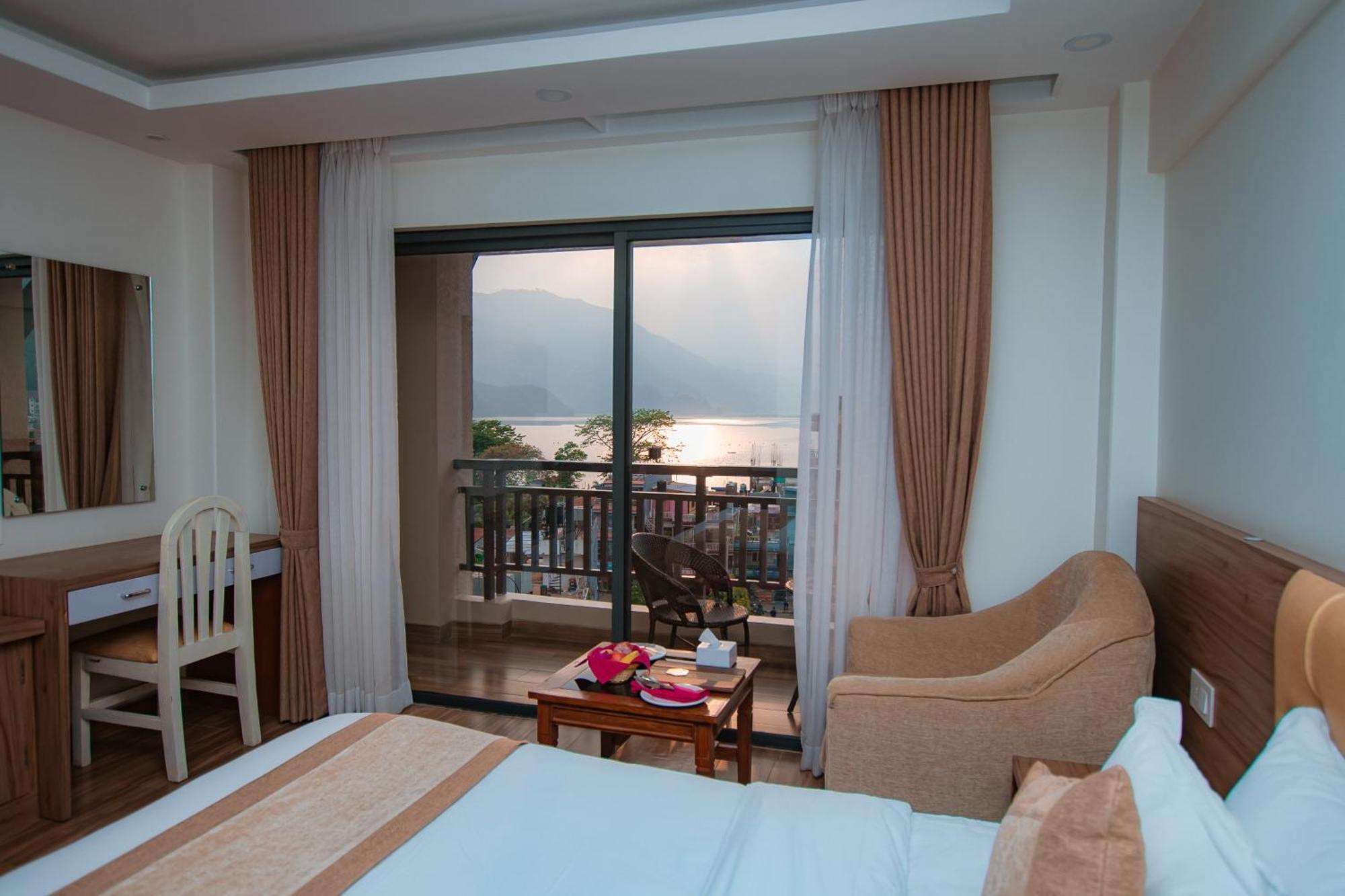 Hotel Pokhara Village & Spa Esterno foto
